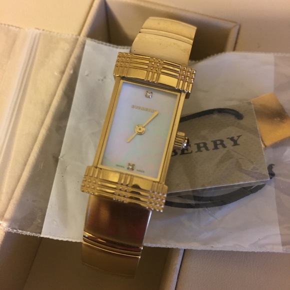 Burberry watch - Picture 4 of 6